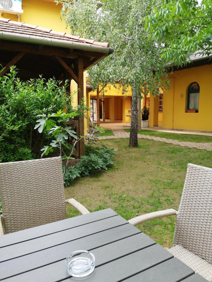 Bed and Breakfast Karpatia Panzio Ostrzyhom Zewnętrze zdjęcie